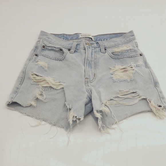 Abercrombie & Fitch Mid Rise Boyfriend Short 24 00 Distressed Womens - Picture 1 of 3